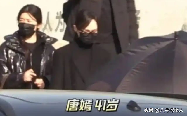 婚变传闻后，罗晋携任素汐与母亲去祈福，撕碎了唐嫣最后一丝体