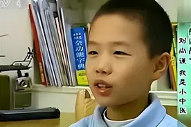 上海10岁男孩坐诊看病，求医者人山人海，老中医：他是华佗转世！图片