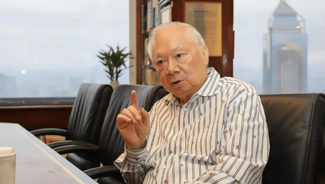香港富豪：向美国捐1亿，又给大陆砸670亿，竟被李嘉诚“威胁”