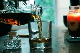 适合喝酒发圈的搞笑文案图片