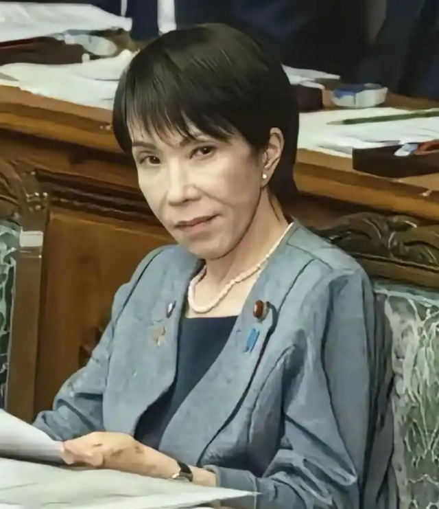 高市早苗的车牌藏阴谋，拜鬼在路上？日本的野心藏不住了