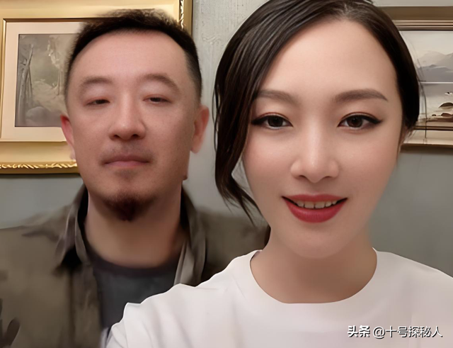 嫁给落魄时的黄海波，任劳任怨养夫多年	，曲栅栅现终于苦尽甘来