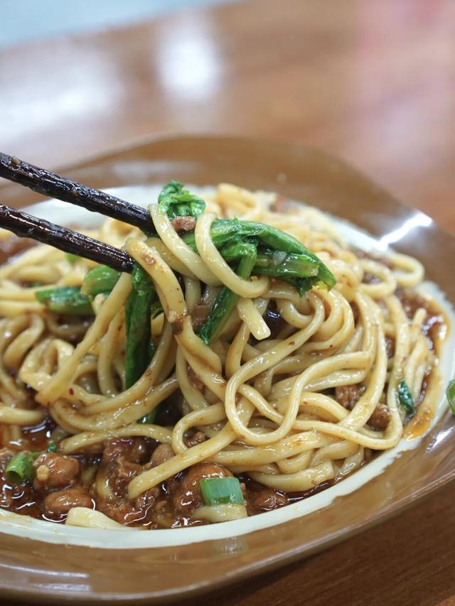 乘着“东风”，扎进乌鲁木齐的漂亮街