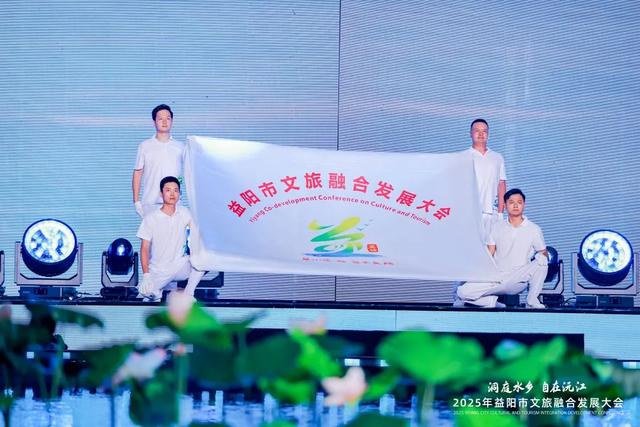 今晚！湖南这个地方刷爆了朋友圈！