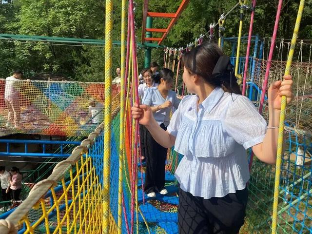 秋华未减，冬景将至，来炎帝影视基地赴一场秋冬的约会吧！