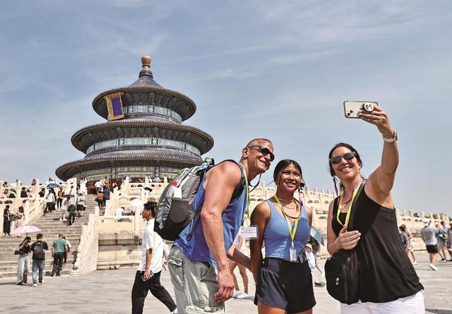 太意外，大量外国游客涌入中国，打着旅游的"幌子"，实则另有目的