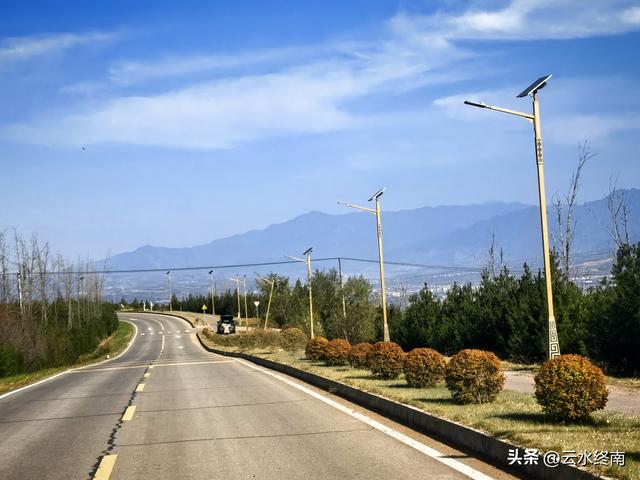 轻松开车看山景：有蓝田这条最美“山景路”，就没环山路什么事了
