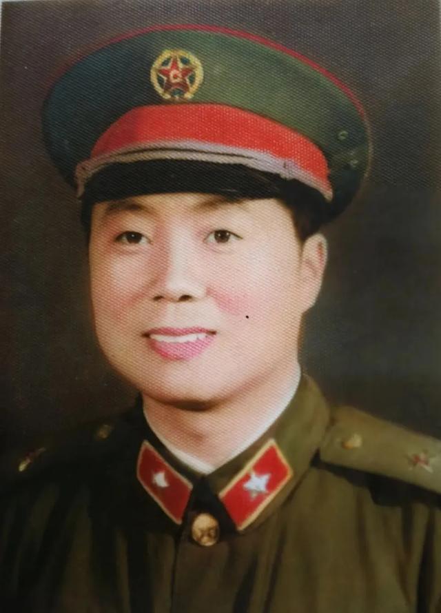 在川藏线奔波一个月,回到雅安洗一次澡,是我们汽车兵的凯旋仪式