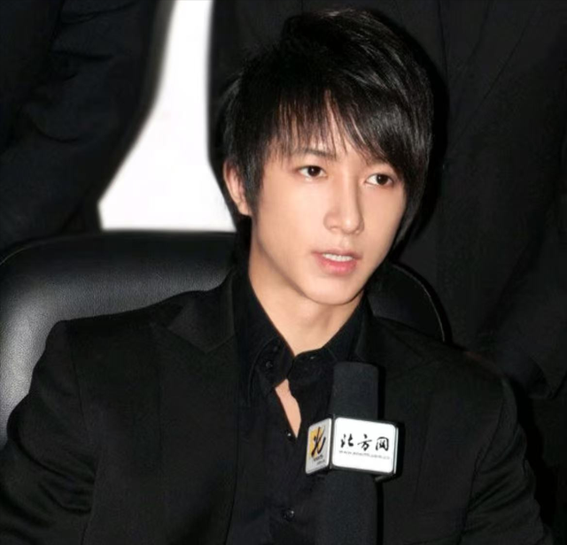 捞金？41岁舞都跳不动还开演唱会，本想回馈粉丝，全网却恶评如潮