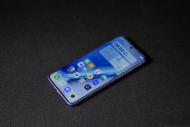 iQOO Neo11首测：中端性能机也要品质升杯