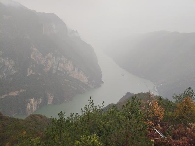鄂渝行第三天：小红船.瞿塘峡.巫山.神女天路