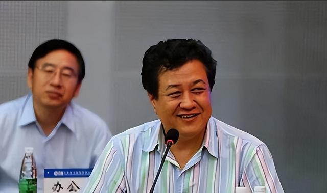 1997年	，李鹏总理全家在玉泉山游玩，难得团聚，女儿女婿罕见出镜