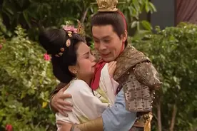 貂蝉跟随吕布7年，为何一直不孕不育？你看看董卓纳貂蝉后干了啥图片