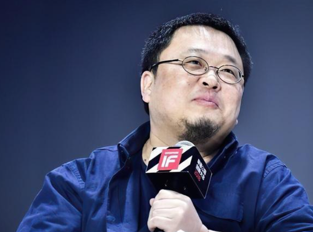 偷鸡不成蚀把米？以为能“捧杀”董宇辉，没成想自己被扒个底朝天
