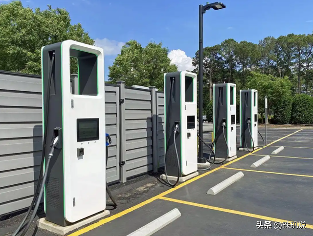 中美抢拼“毫秒战”！国家砸百亿建算力网，2027年将覆盖70%城市