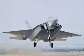 土耳其五代机成功首飞，比例不协调，进气道和歼20差距明显图片