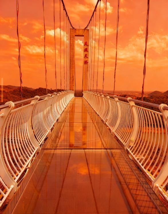 游在鹰潭｜学生搭子团秋季攻略！轻松玩转4大宝藏地「全球学子嘉游赣 奇绝鹰潭逍遥游」