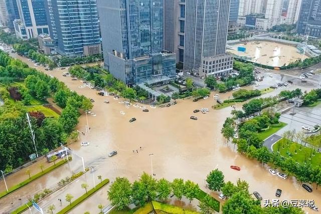 全网恭喜！45岁霍启刚又升职了，级别很高，妻子郭晶晶立了大功！
