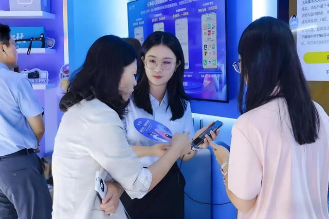 0下载、0学习、0门槛：中国移动让AI触手可及