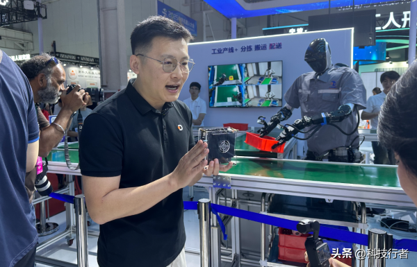 围观WRC 2025，看到了中国人形机器人的“一小步”