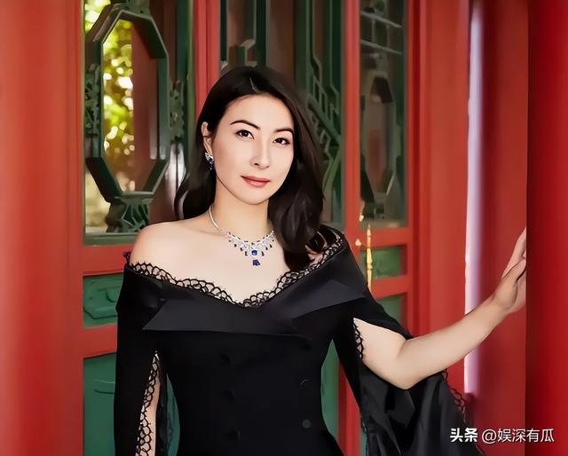 霍震霆没想到，自己千辛万苦给霍启刚找的媳妇，竟狠狠“拿捏”他