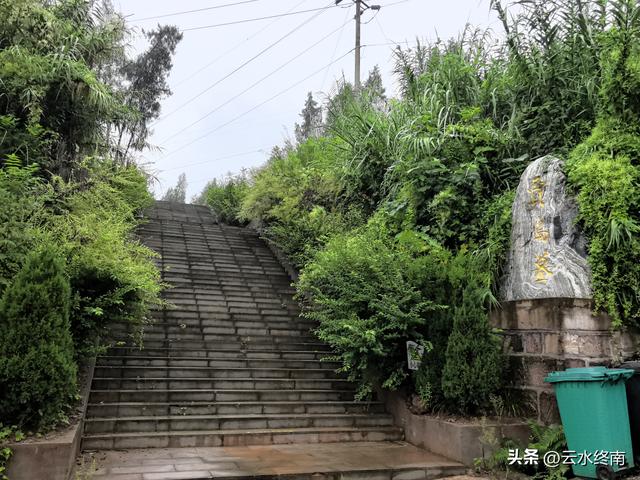 他在全国的5个墓，现在去过两个：“推敲”下安岳荒郊野外的这个