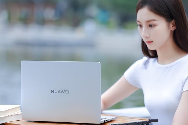 学生党暑假选机指南：高效学习还得看华为全家桶