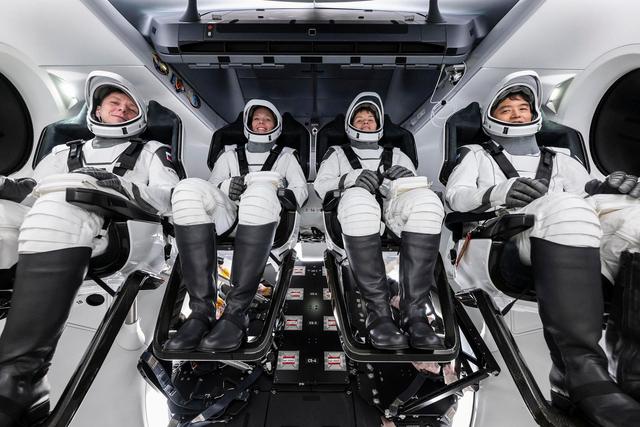 绕地2300圈飞行1亿千米，Crew10乘组返回地球家园！
