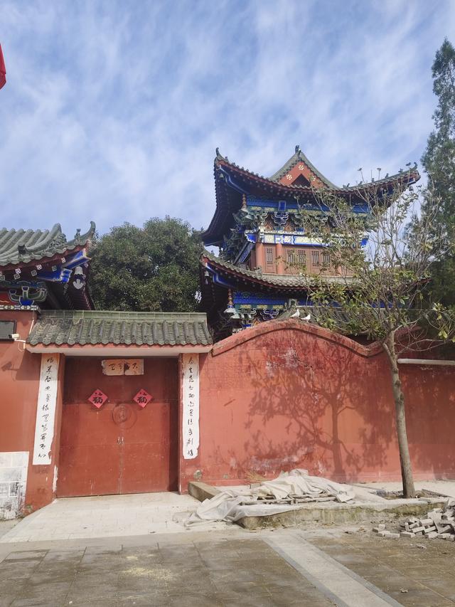 徒步穿越西流湖，赏秋正当时