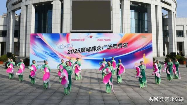 2025狮城群众广场舞展演在沧州文化艺术中心广场举办