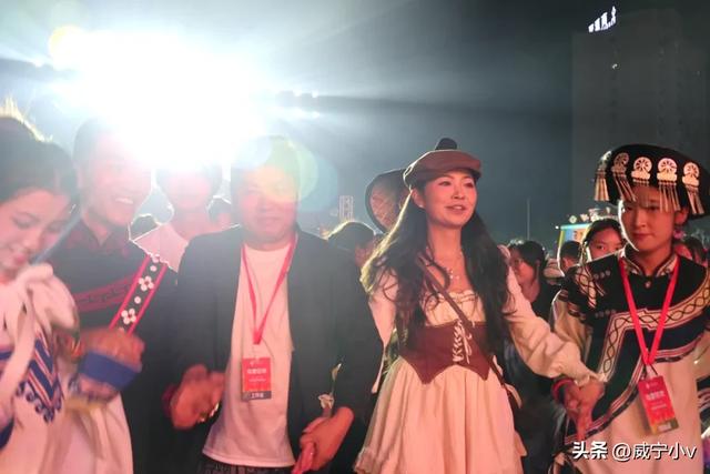 乌蒙狂欢威宁火把狂欢季在五里岗精彩落幕