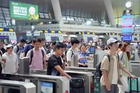 开售即“秒没”！国庆中秋假期抢票大战开启，铁路部门支招图片