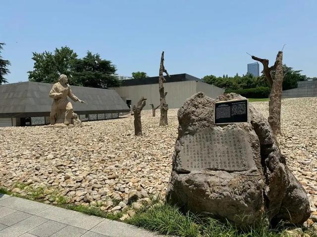 带日本客户去看南京大屠杀纪念馆，这个猛人做的事，真的很给力