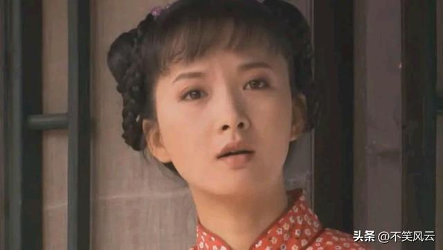 吃里扒外！定居美国13年，回国捞金惨遭“驱逐”，52岁活成了笑话