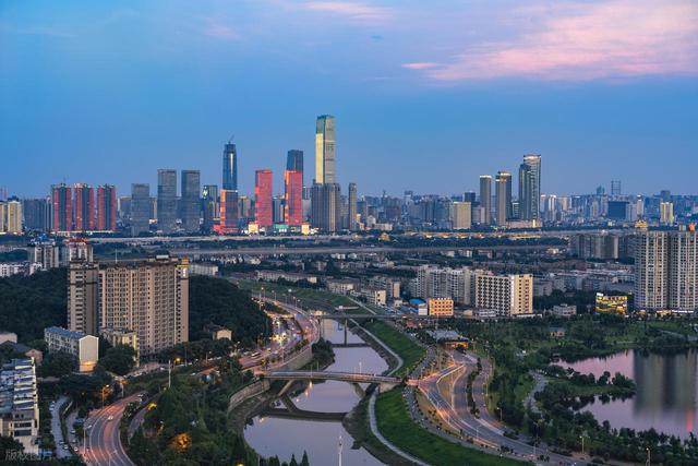 湖南唯一的“特大城市”，面积比衡阳、郴州还小，人口超过1000万