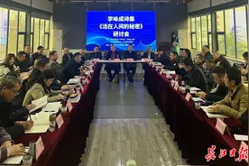 人间秘密何在？他在诗中这样回答图片