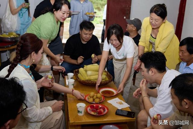 李佳琦直播间持续赋能佛坪发展，公益力量助力乡村振兴​