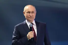 从淘气少年到坚定的克格勃特工，柔情铁汉普京，如何缔造传奇人生图片