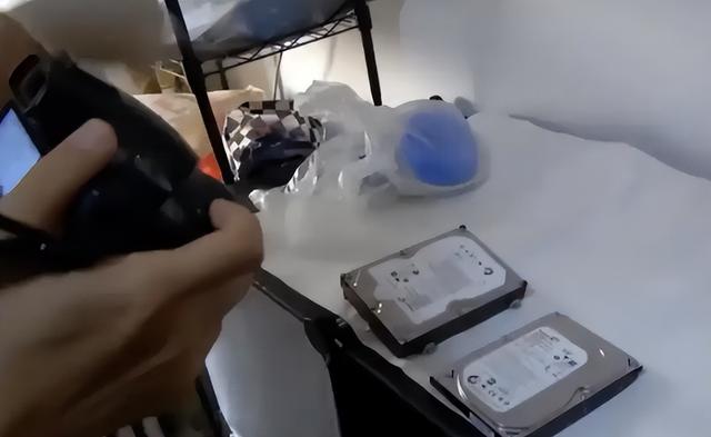 董明珠用事实“扇”了胡锡进一巴掌，又一间谍被抓，海归身份曝光