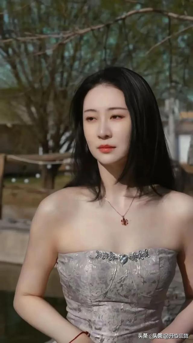 她不愿意被潜规则,出道20年零绯闻,典型的戏红人不红