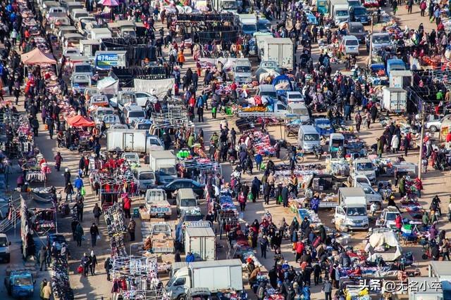 现在的旅游除了去景点，还会打卡当地的集市，你知道这是为什么吗