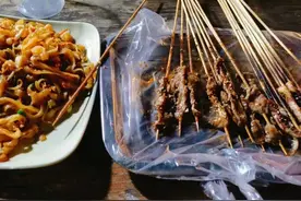 提醒大家！尽量少带孩子吃烧烤，堂妹现在悔的肠子都青了图片