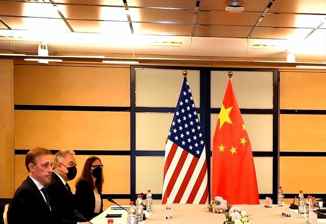 打法变了！中国不按“常理”出牌，美国难招架，不打狗直接打主人