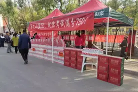 国人觉醒？农夫山泉高考送水引热议，网友：喝农夫考完做农夫图片