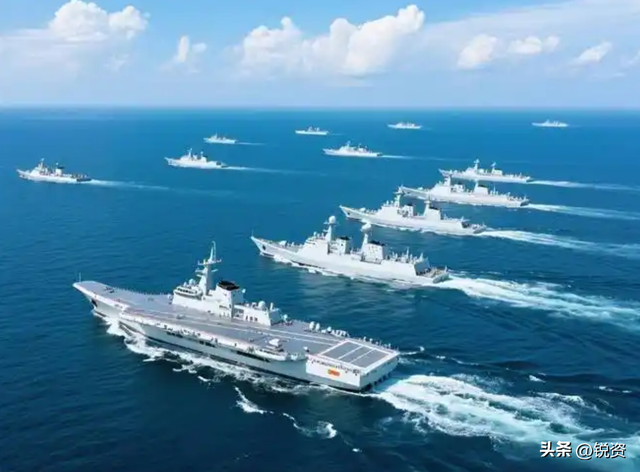 中美航母博弈升级！中国正式进入三航母时代，美国航母出现异动