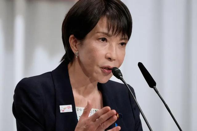 刚当选就改口，高市早苗对华态度改变，接连对华做出承诺