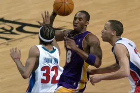 04年湖人集齐四大天王冲冠，为何总决赛会被平民活塞绅士横扫呢？图片