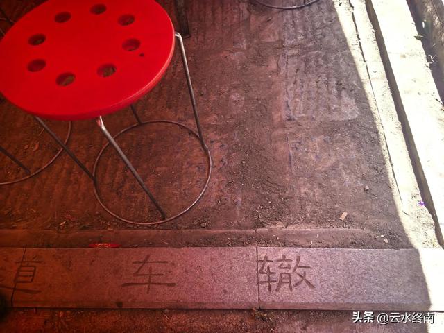 陕甘交界的千年古镇，有绝美高山草原和千年古道，现在却一片萧条