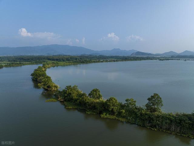 这座长江南岸的佛光之城，藏着安徽最能打的山水
