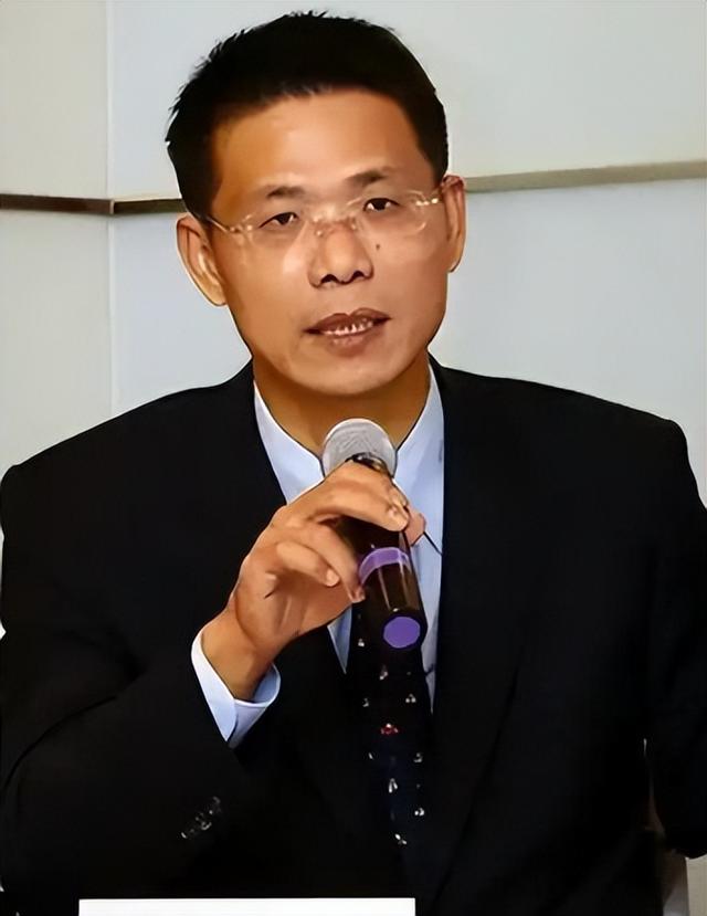 美国发出全球通缉令，逮捕中国芯片科学家陈正坤，现在怎么样了？
